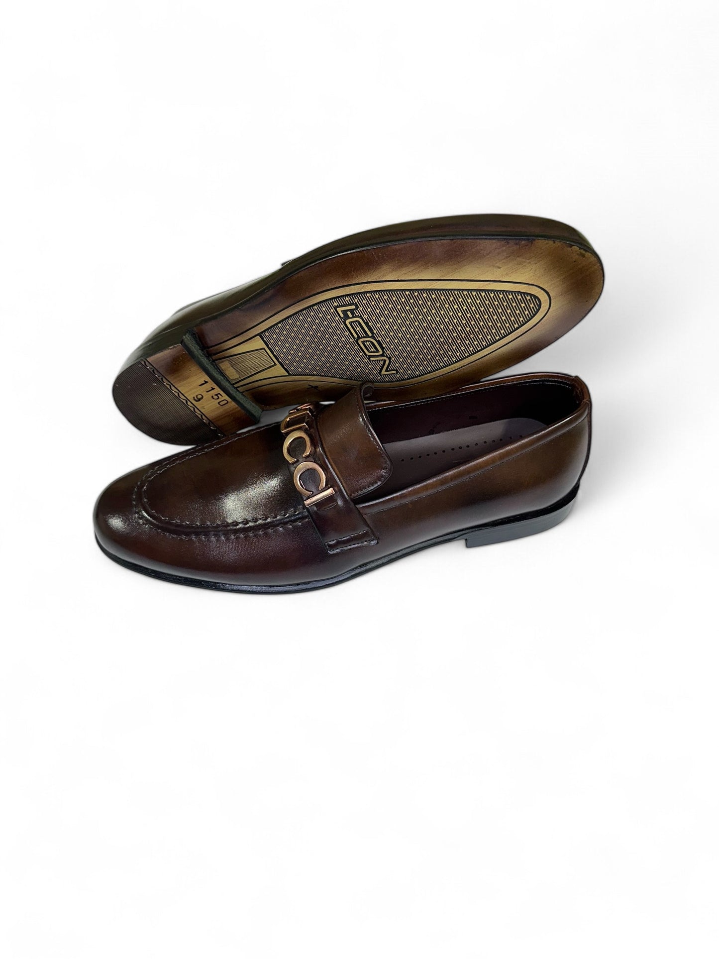 Elegant Brown Leather Slip-On Shoes with Gold Chain Detail – Perfect for Formal & Casual Looks